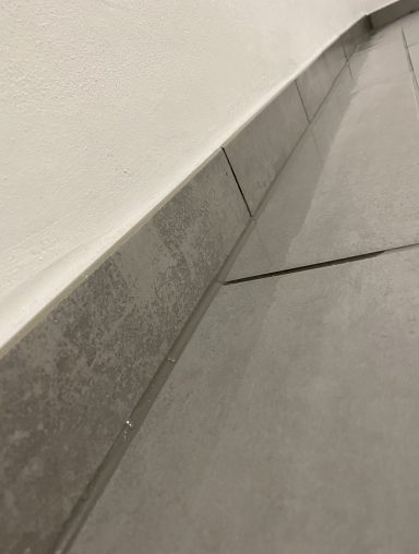 Erneuerte Silikonfuge im Bad - Fugenmonk Eschwege